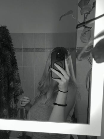 Full leaked Uptempo lea private onlyfans photo