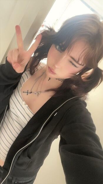 Full leaked Uselessgirlthing private onlyfans photo