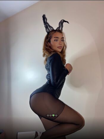 Full leaked Lonelymeow/ private onlyfans photo