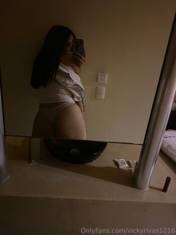 vickyrivas1216
