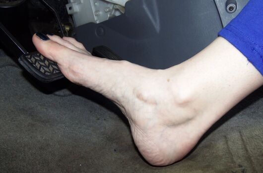 Violet's Toes (Violet's Perfect Feet