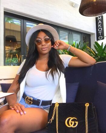 Full leaked Vivi private onlyfans photo