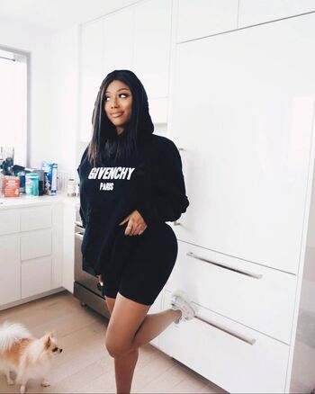 Full leaked Heidi lavon / private onlyfans photo