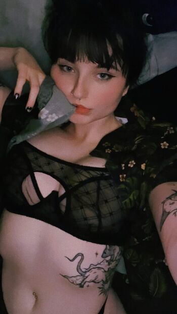 Full leaked Vivickivvv private onlyfans photo