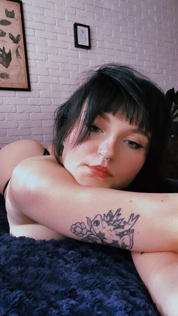 Full leaked Vivickivvv private onlyfans photo