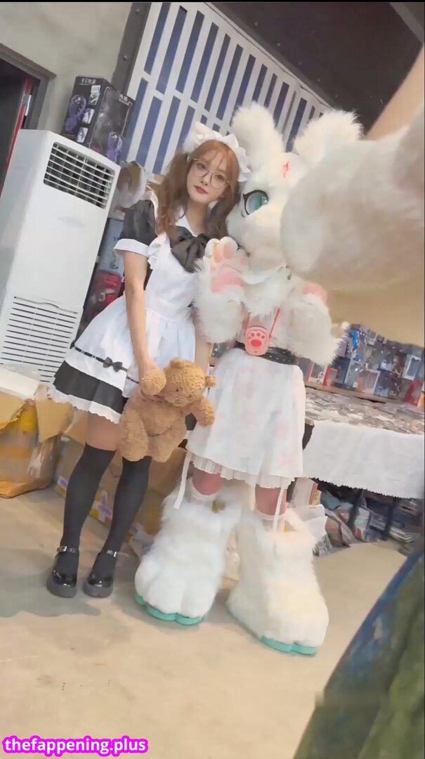 Voyeur Asian Pissing Toilet &Amp; Upskirts Only