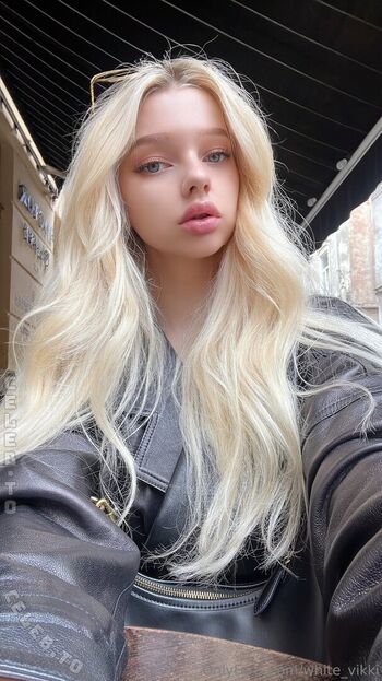 white_vikki