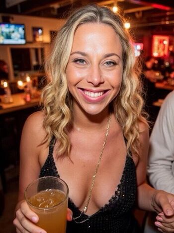 Full leaked Eva maxim/ private onlyfans photo