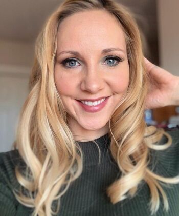 Full leaked Allykitti/ private onlyfans photo