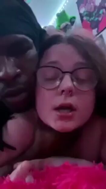 Full leaked Nikki bump/ private onlyfans photo