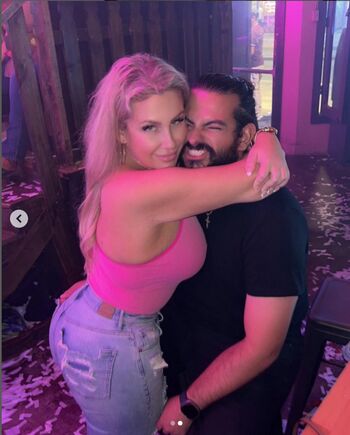 Full leaked Uwulinzor/ private onlyfans photo