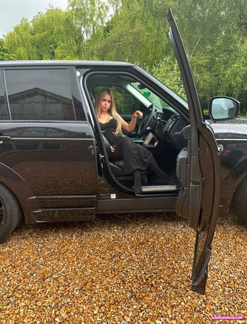 Full leaked Skyyshark/ private onlyfans photo