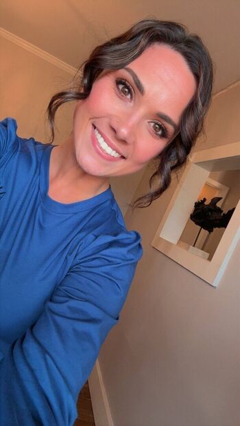 Full leaked Abigail mac/ private onlyfans photo