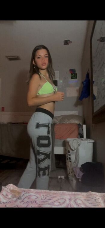 Full leaked Nobetterboobs / private onlyfans photo