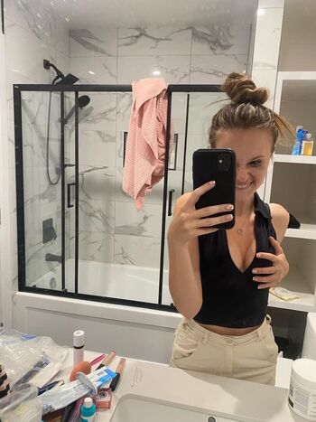 Full leaked Kittenwithfangsfree/ private onlyfans photo