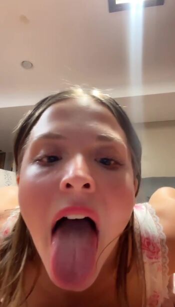 Full leaked Sara dobrik/ private onlyfans photo