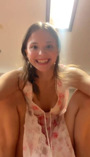 Full leaked Doll lian/ private onlyfans photo