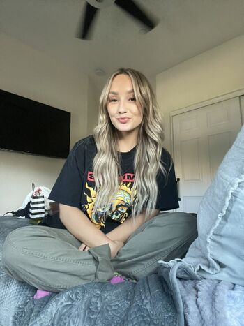 Full leaked Margot robbie / private onlyfans photo