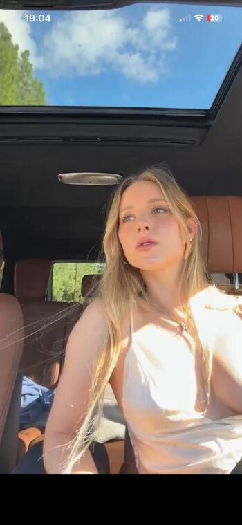 Full leaked Miaart/ private onlyfans photo