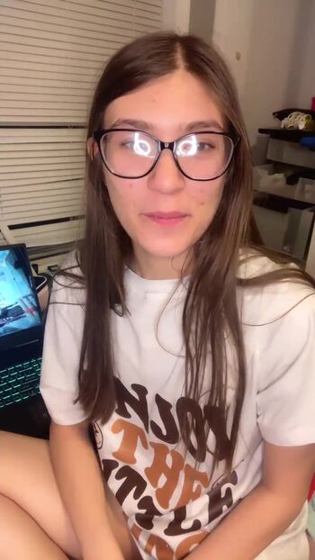 Full leaked Itshina/ private onlyfans photo