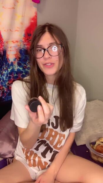 Full leaked Victoria justice / private onlyfans photo