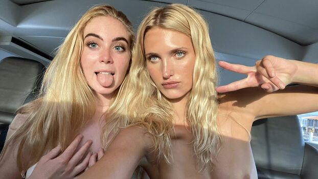 Full leaked Karlye / private onlyfans photo