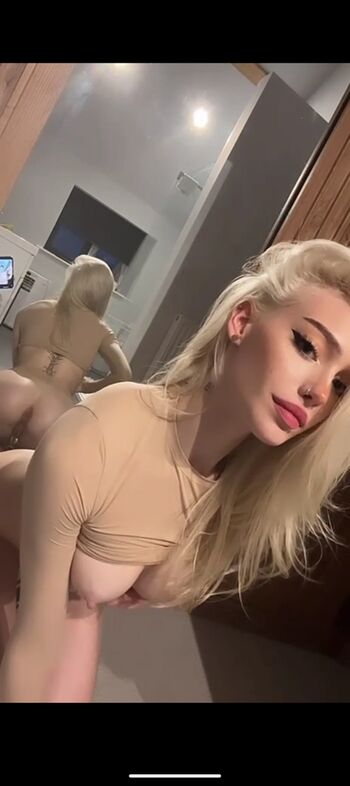 Full leaked Lina london/ private onlyfans photo