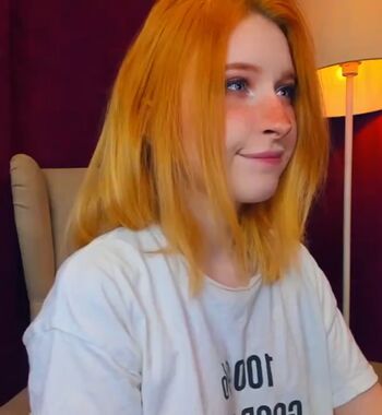 Full leaked Moon less/ private onlyfans photo