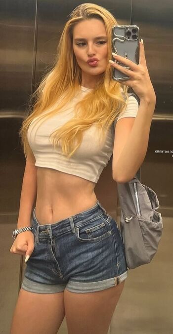 Full leaked Dolly parton ai porn/ private onlyfans photo