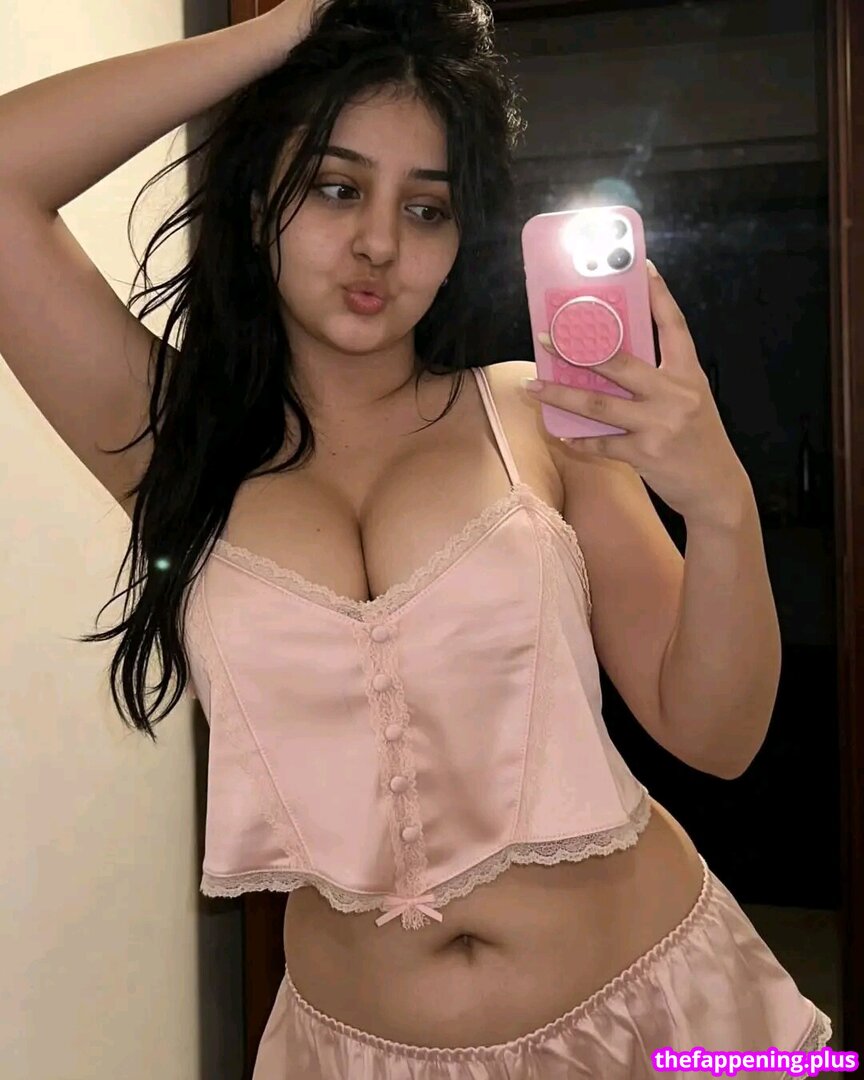 Full leaked Left fordread/ private onlyfans photo