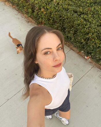 Willa Holland
