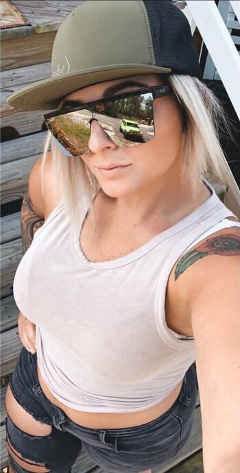 Full leaked Women motorsports private onlyfans photo