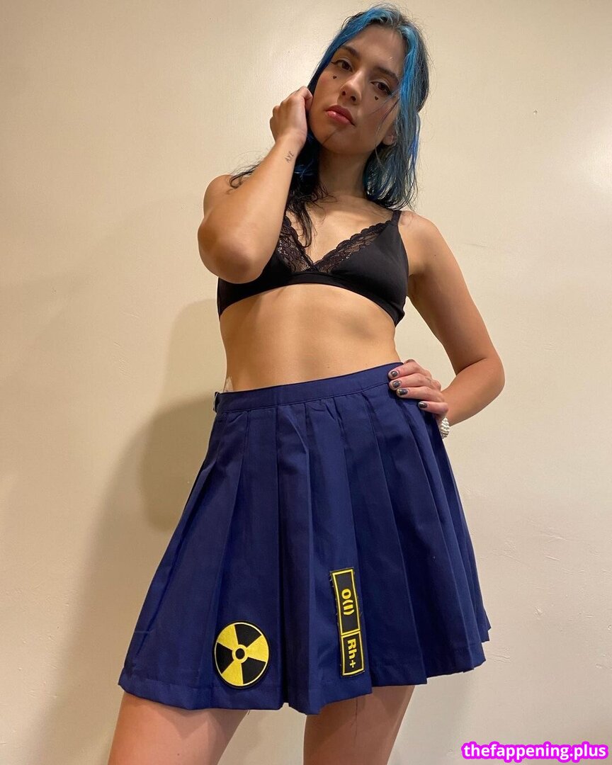 nadya tolokonnikova / nadyariot / pussyrrriot / xxpussyriotxx Foto OnlyFans Desnuda #39