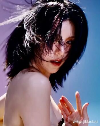 Yeji - ITZY (예지, Hwang Ye-ji)