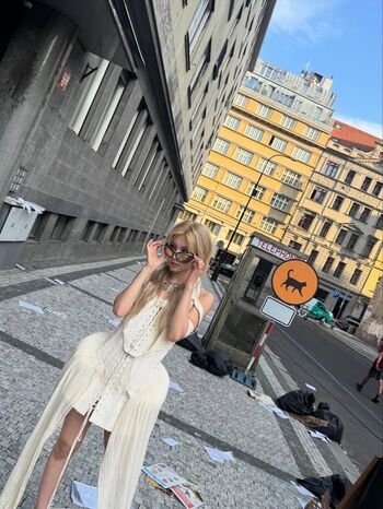 Full leaked Belleblondie / private onlyfans photo