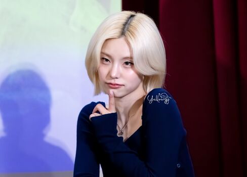 Full leaked Razor candi / private onlyfans photo