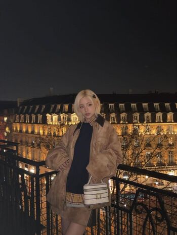 Full leaked Chameleah/ private onlyfans photo