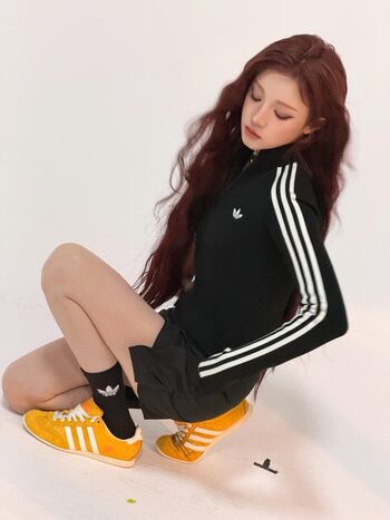 Full leaked Yuqi page private onlyfans photo