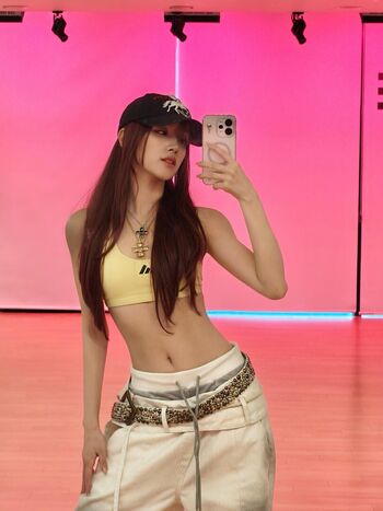 Full leaked Alina west/ private onlyfans photo