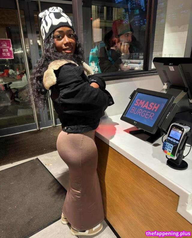 Yyaizabennett Φωτογραφία Γυμνών OnlyFans #1