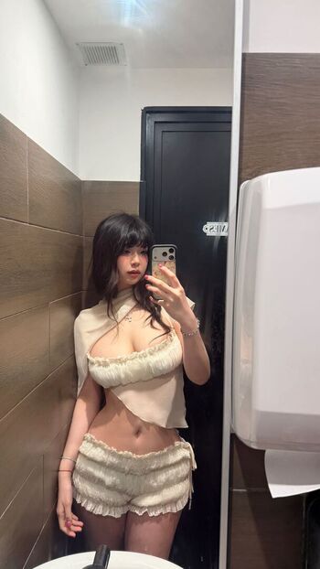 Full leaked Zhang xinmu private onlyfans photo