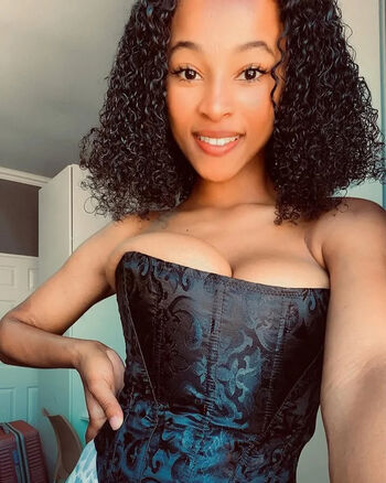 Full leaked Zizipho ondiswa private onlyfans photo
