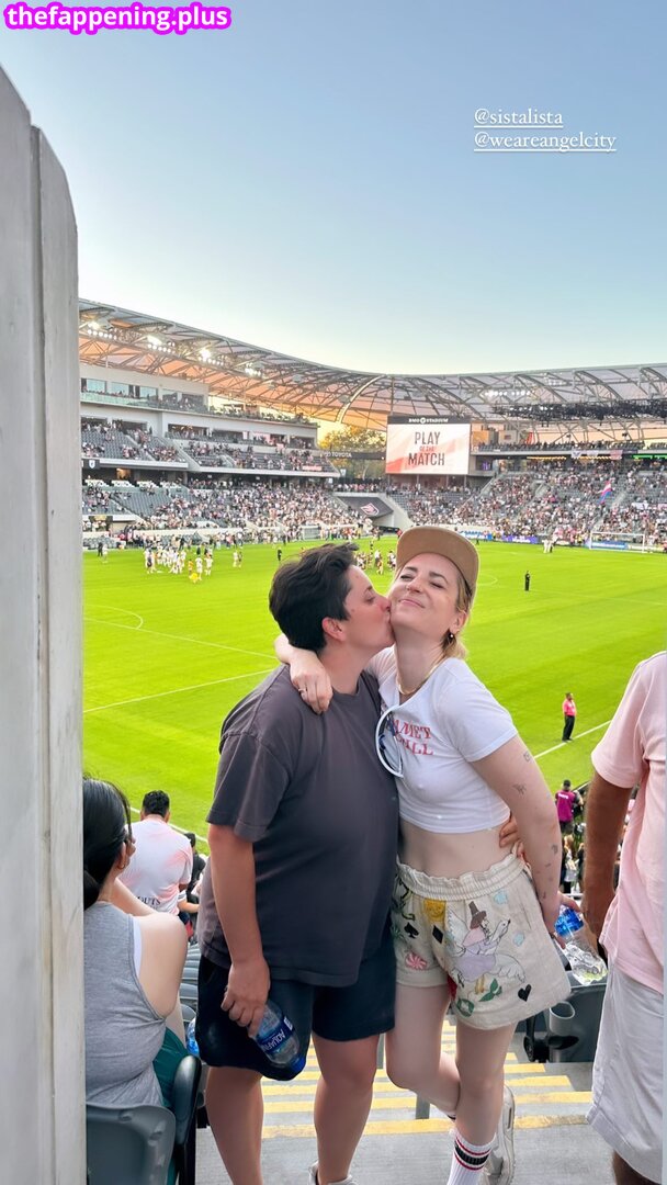 Zoe Lister Jones / https: / zoelisterjones ヌードOnlyFans写真 #34