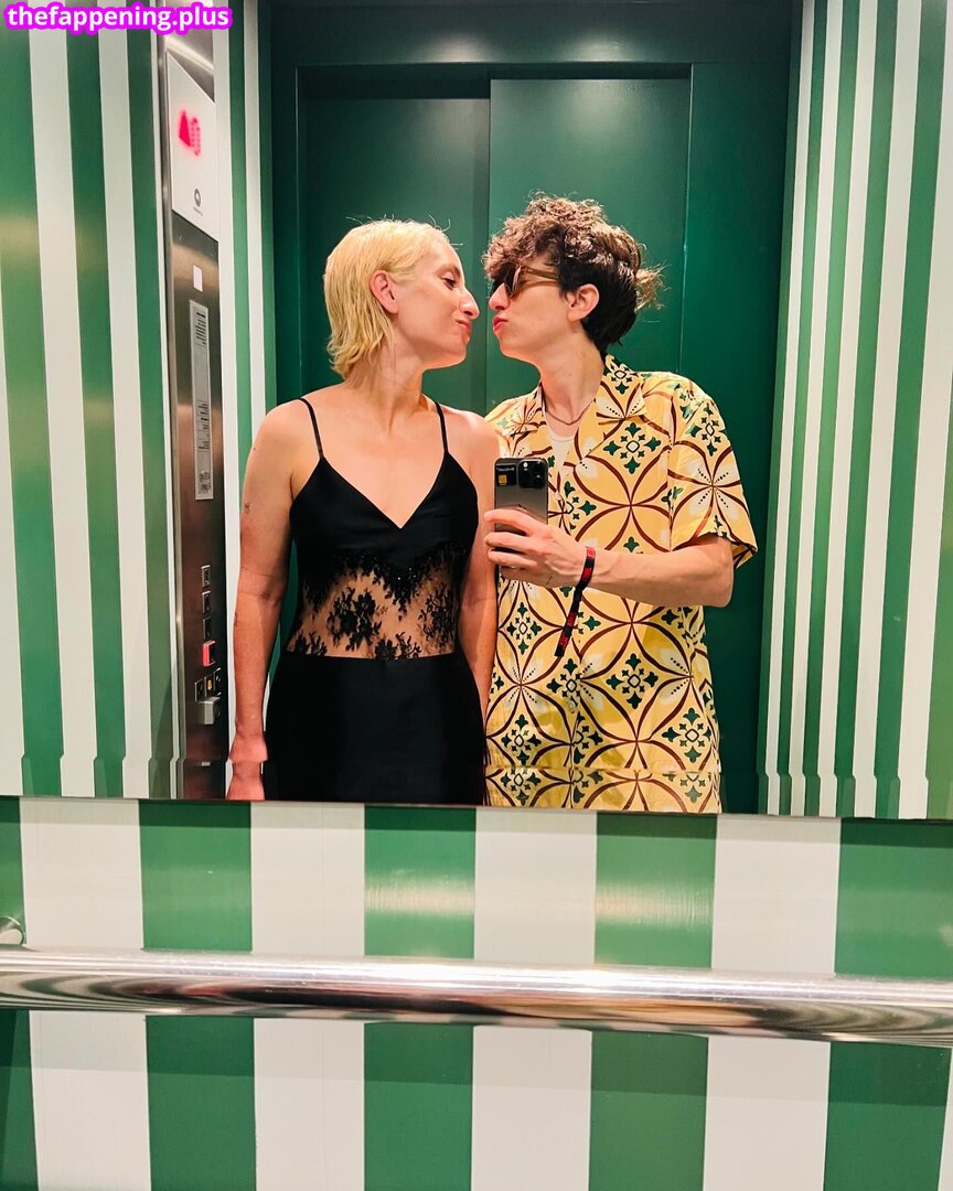 Zoe Lister Jones / https: / zoelisterjones Foto OnlyFans Nuda #44