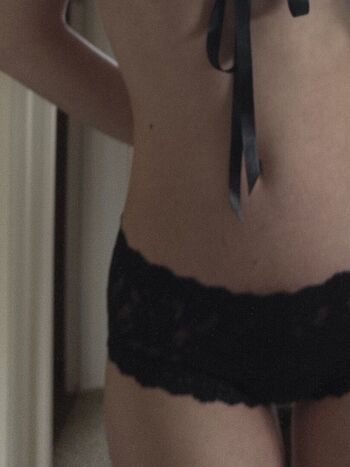 Full leaked Zoeplzshutup private onlyfans photo