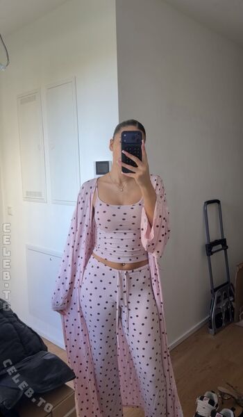 Full leaked Zoesalg private onlyfans photo